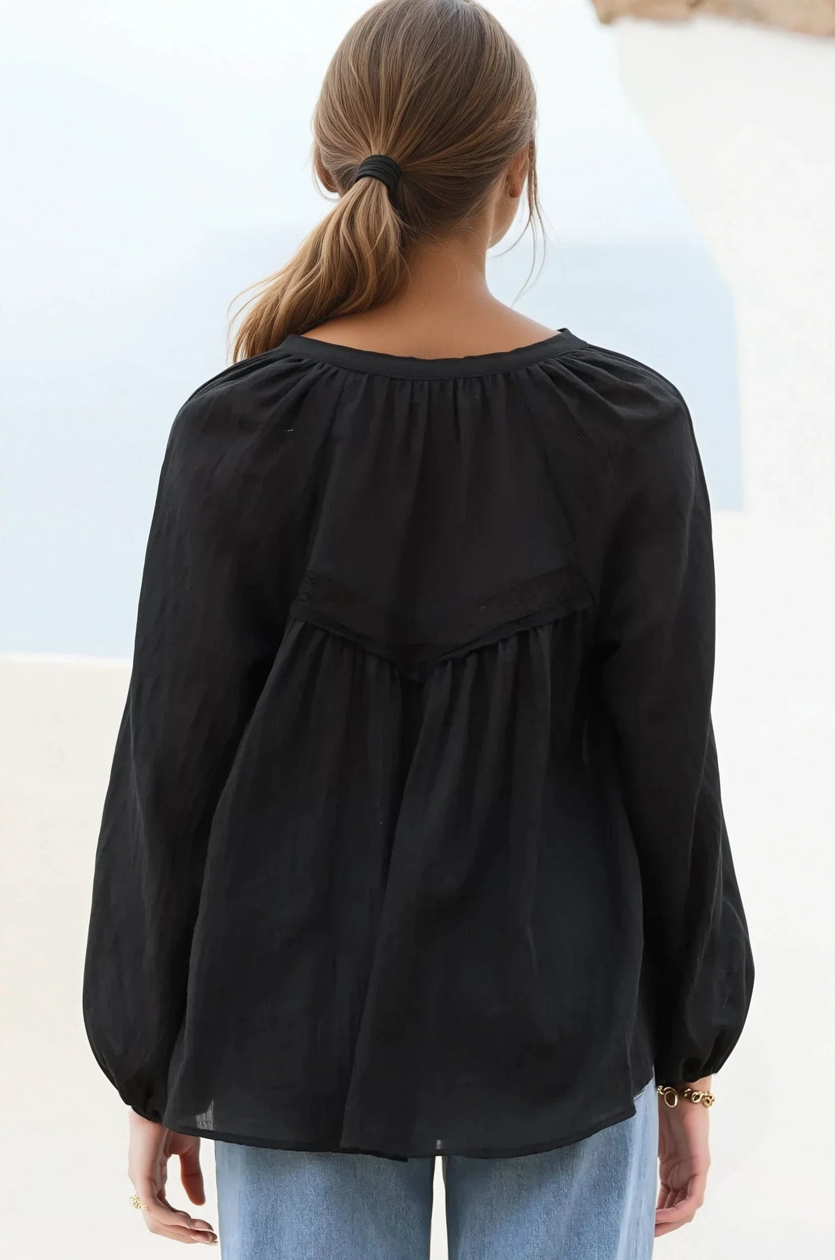 Angeline Top - Buttoned Down Scoop Hem Balloon Sleeve Blouse in Black