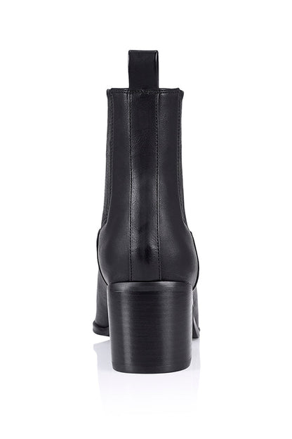 Fillipin Chelsea Ankle Boots - Black Softee