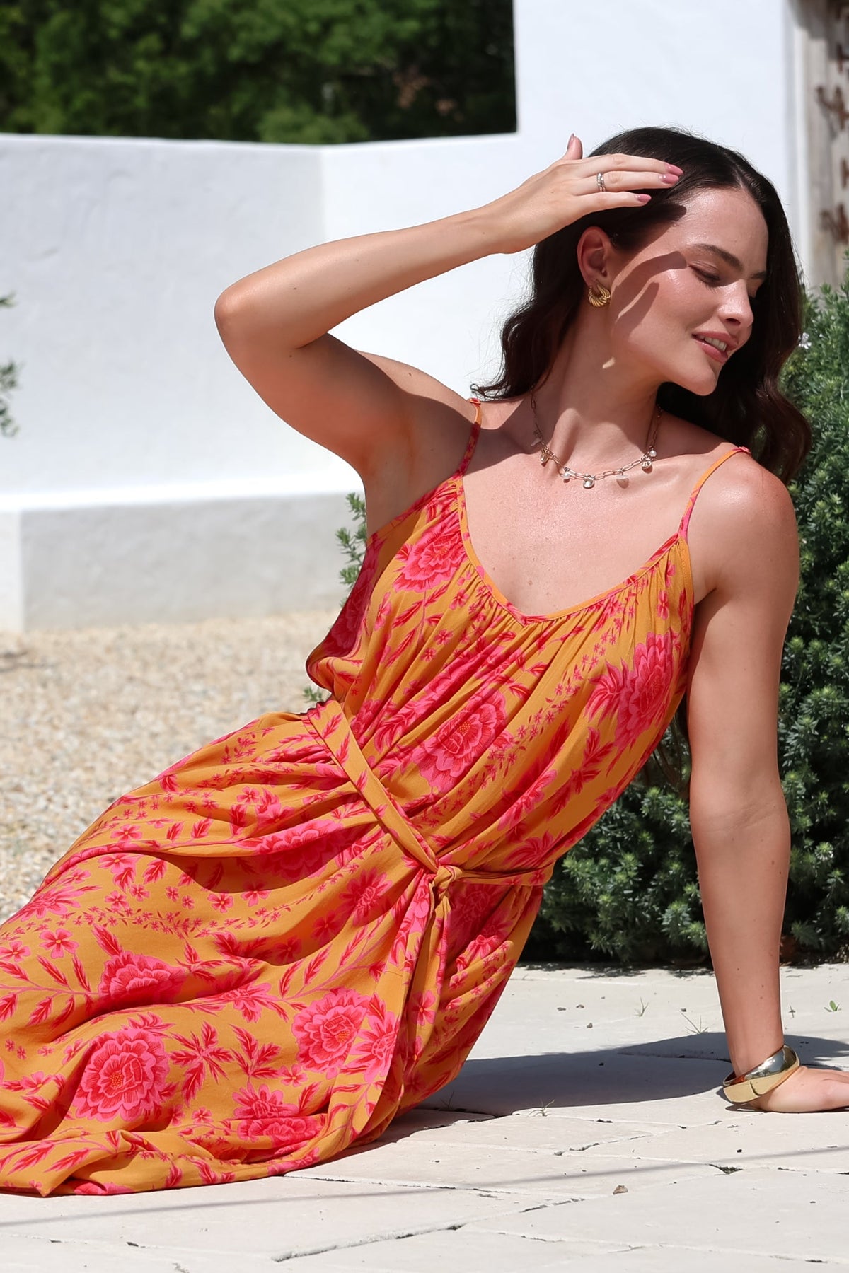 Frederique Maxi Dress - Relaxed Sun Dress with Detachable Waist Tie in Betsey Print