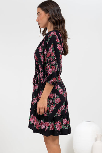 Jannis Mini Dress - Scoop Neckline Shift Dress with Belt in Love Story Print