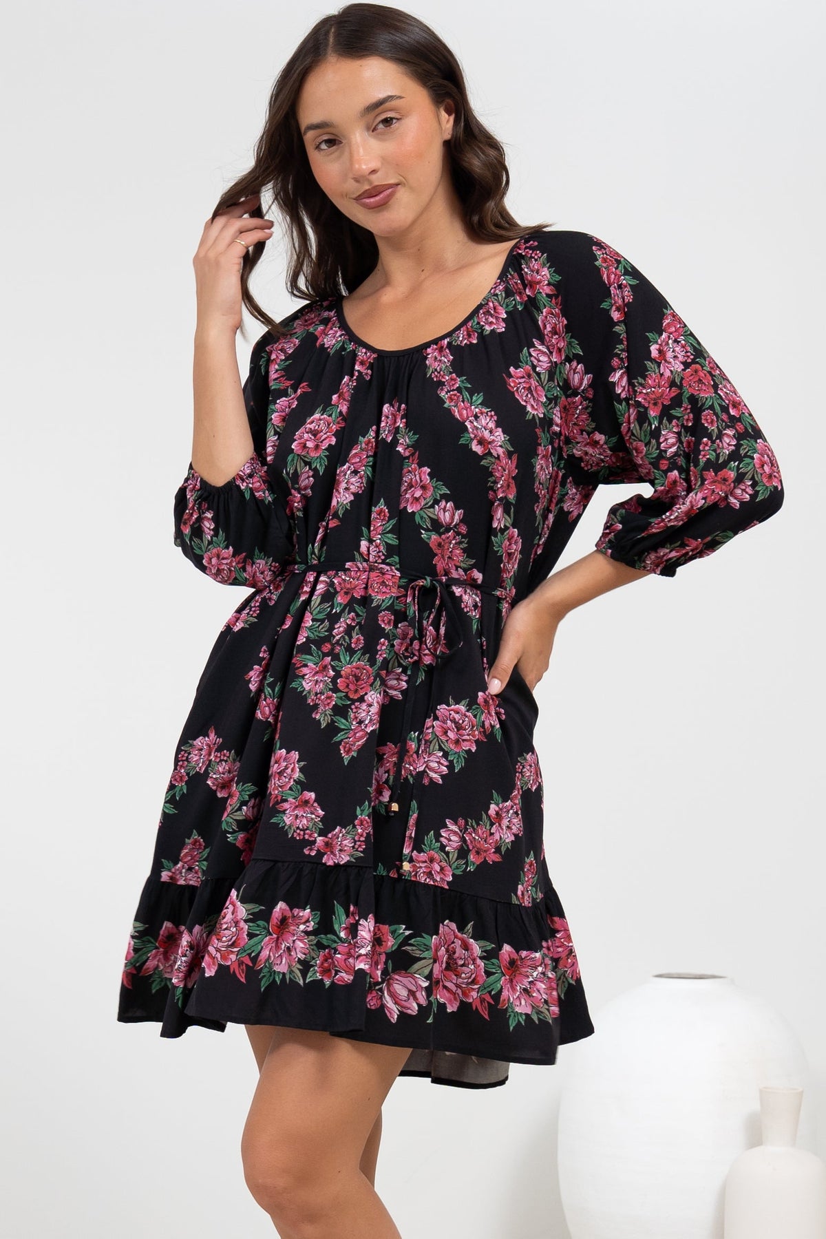 Jannis Mini Dress - Scoop Neckline Shift Dress with Belt in Love Story Print