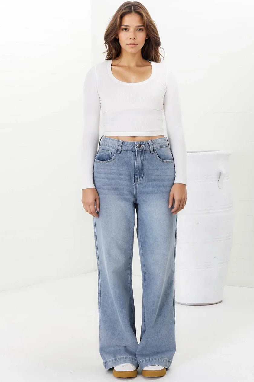 Kash Jeans - Relaxed Mid Rise Mum Jeans in Light Denim
