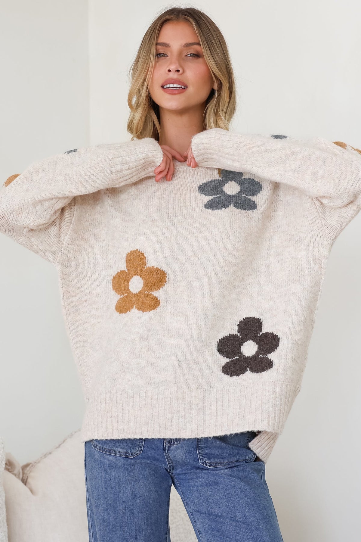 Marlo Jumper - Crew Neck Floral Knit with Ribbed Hemlines in Oatmeal