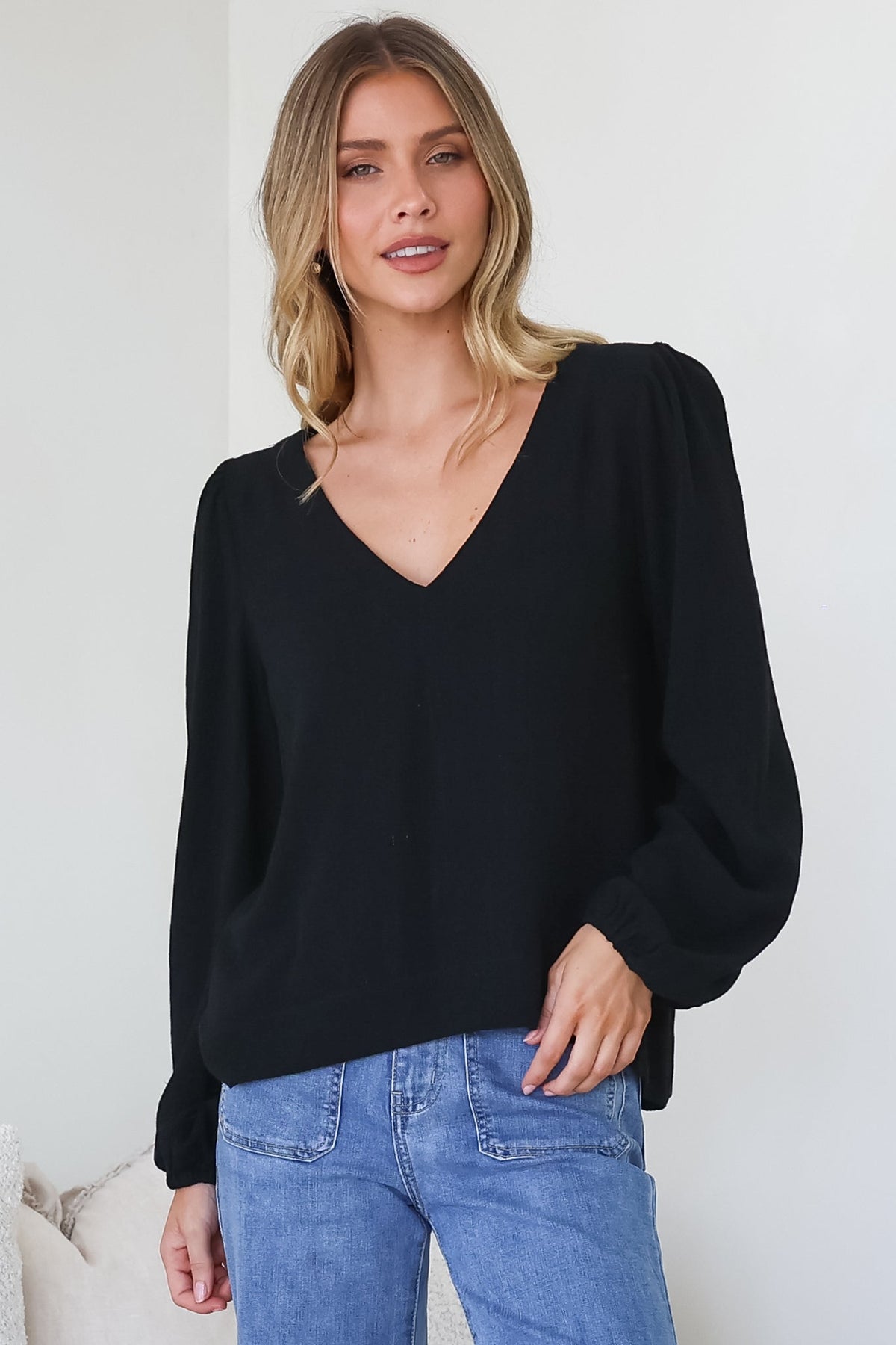 Ritual Top - V-Neck High Low Pull Over with Long Balloon Sleeves in Black