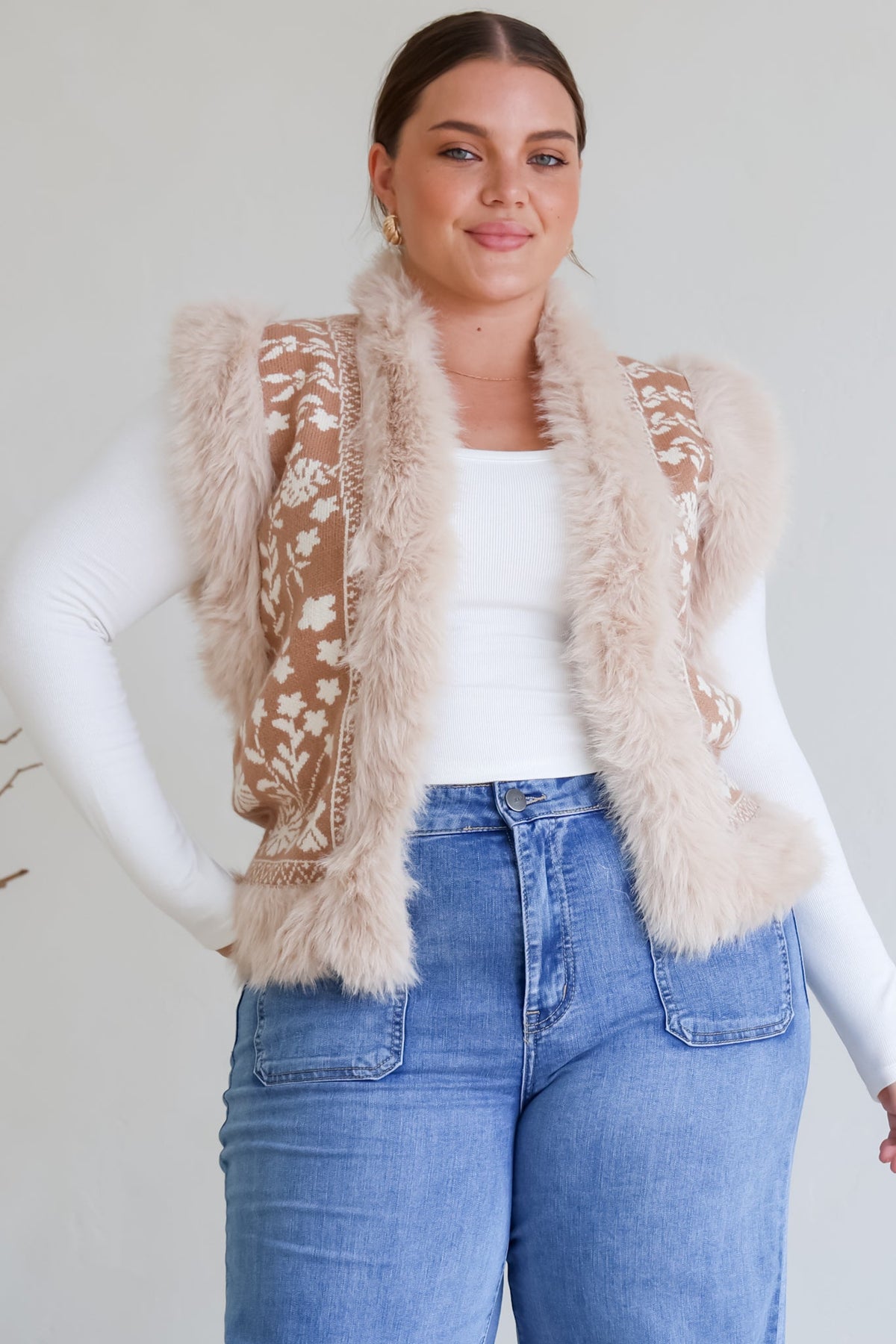 Wolfe Knit Vest - Faux Fur Trim Open Vest in Camel