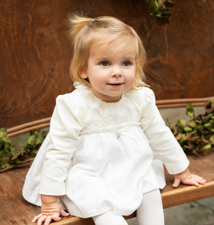Gregoria 2-Piece Velvet Ivory/Cream set