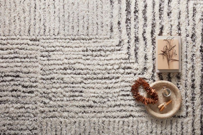 The Rug Corner Loloi Levitt Shag Ivory / Grey