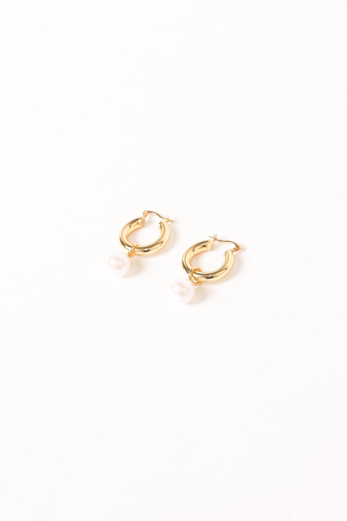 Geneva Earrings - Gold/Pearl